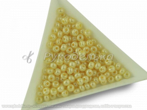 Бисер чешский Preciosa 6/0 Бежевый (47113) S. 10гр