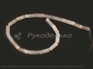 Бусины. Агат серо-белый. Цилиндр 8х20мм. Нить.