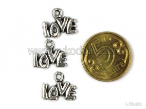 Подвеска. Love.